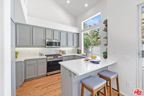 47 Del Carlo, Irvine CA  92606-8824 exterior