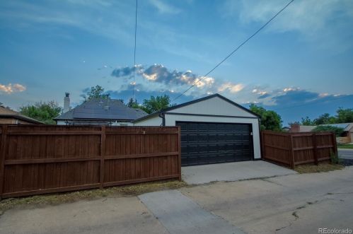2590 Locust St, Denver CO  80207-3450 exterior