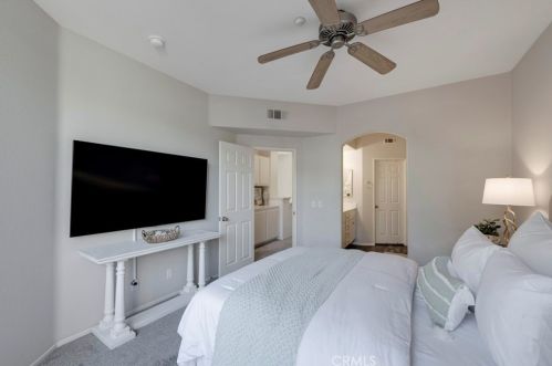 1804 Crescent Oak, Irvine CA  92618-4027 exterior
