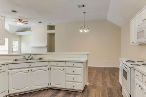 2142 Glen Heights Dr, Garland TX  75044-5518 exterior