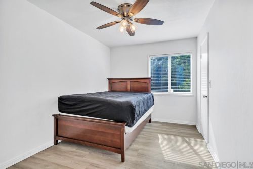 1211 Mariposa Ct, Vista CA  92084-3445 exterior