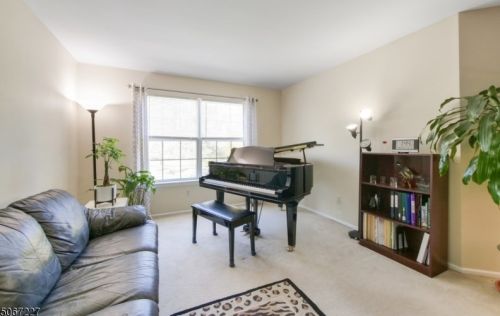 1403 Moonlight Ct, Hackettstown, NJ 07840-4508