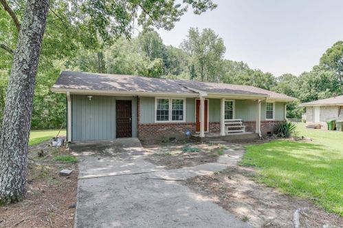 2982 Besto Dr, Atlanta, GA 30318-3322
