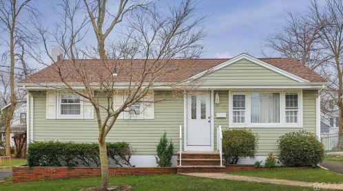 33 Smith St, Avenel, NJ 07001-1744