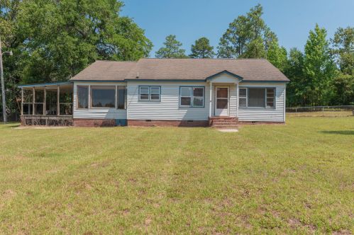 25 Rainbow Dr, Barnwell, SC 29812-5967