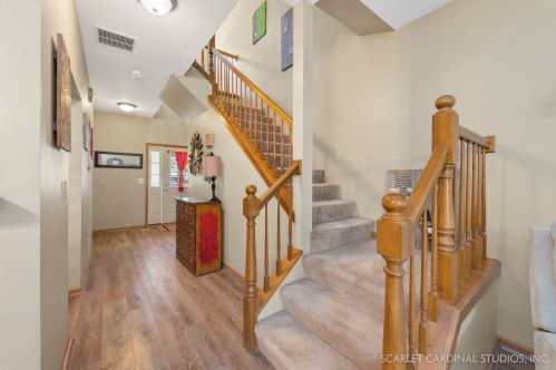 405 Canterbury Ct, Oswego, IL 60543-8431