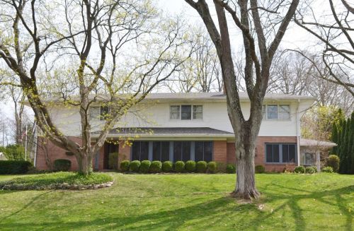 605 Westchester Park Dr, Springfield, OH 45504-1059