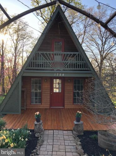 1754 Khyber Pass Rd, Linden, VA 22642-5710