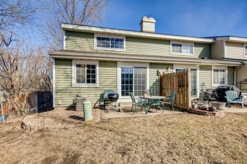 3291 Hill Ridge Dr, Saint Paul, MN 55121-1749