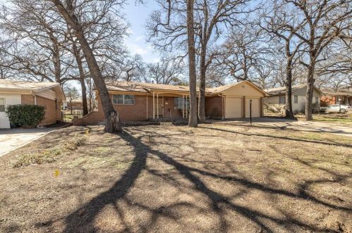 4732 Leonard St, Fort Worth TX  76119-7541 exterior