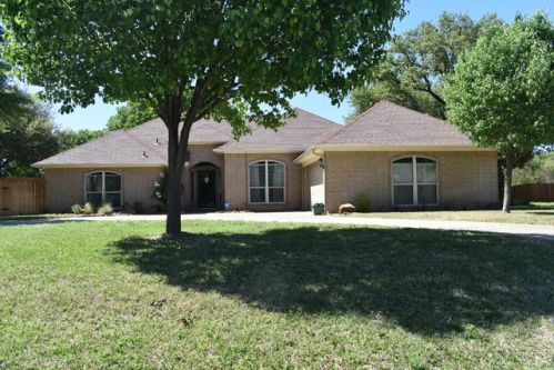 109 Lakeside Oaks Cir, Fort Worth, TX 76135-5208