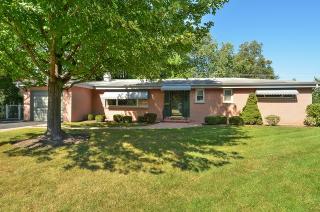 1023 Pfingsten Rd, Glenview, IL 60025-2518