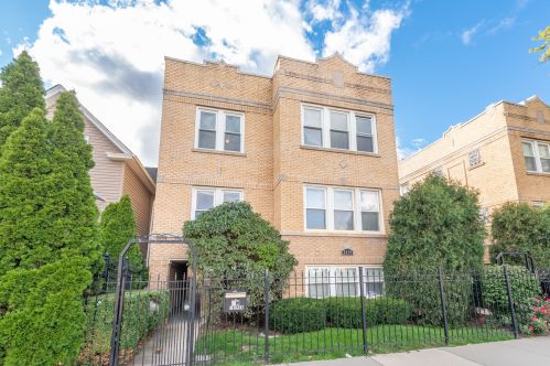 3910 Bernard St, Chicago, IL 60618-3226