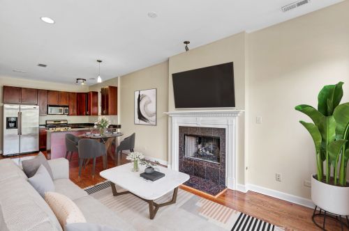 2153 Warren Blvd, Chicago, IL 60612-2340