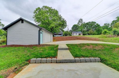 1757 Yellow St, Conyers GA  30012-3605 exterior