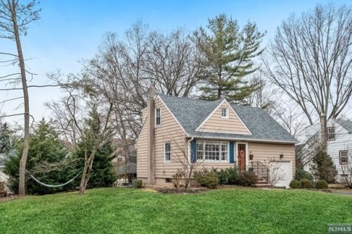348 Marshall St, Ridgewood, NJ 07450-3321