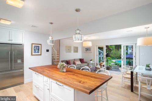 17 Leavitt Ln, Princeton NJ  08540-3921 exterior