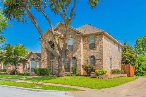 3234 Creek Meadow Ln, Garland TX  75040-2836 exterior