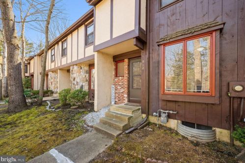912 Burberry Ct, Erial, NJ 08081-1104