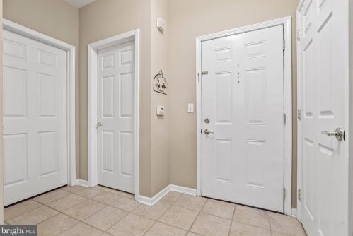 213 Timberlake Dr, Trenton NJ  08618-1457 exterior