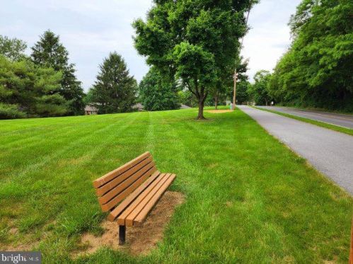 50 Valleybrook Dr, Lancaster PA  17601-4612 exterior