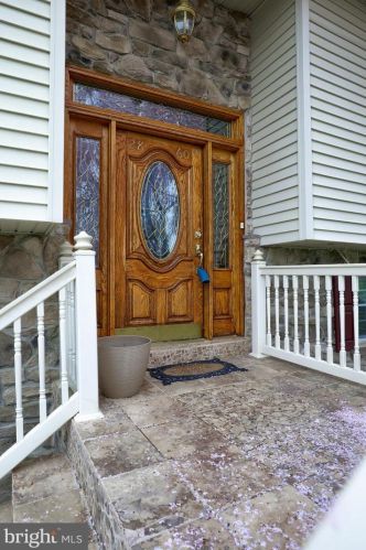 2860 Southwick Dr, Lancaster PA  17601-3549 exterior