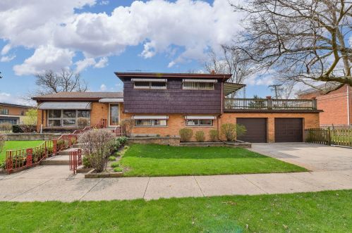 54 Park Blvd, Glendale Heights, IL 60137-5770