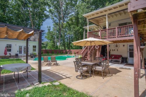 2214 Emporia St, Woodbridge, VA 22191-2517