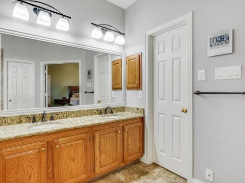 5000 Spanish Riv Trl, Fort Worth TX  76137-5216 exterior