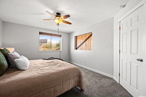 9229 Jefferson Cv, Sandy UT exterior