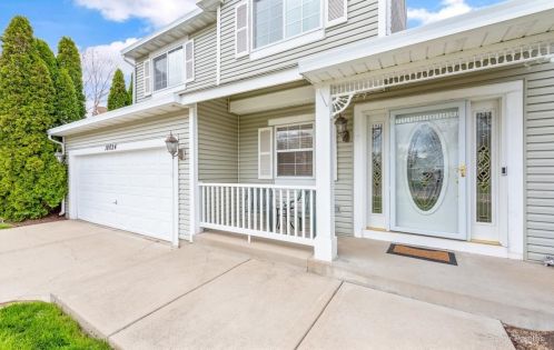 18024 Stockton Ct, Gurnee, IL 60031-4576