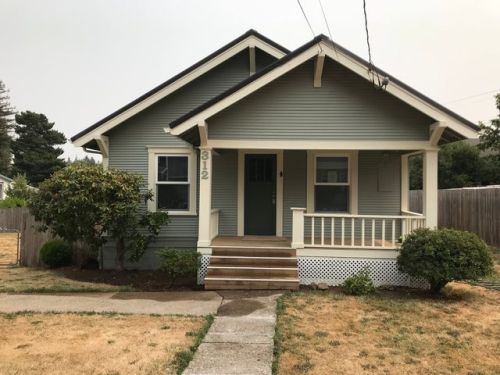 312 Norway St, Silverton, OR 97381-1436