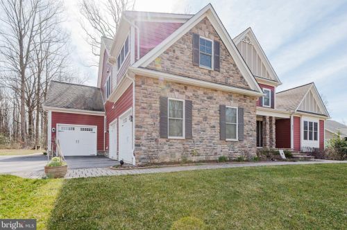303 Bonheur Ave, Gambrills, MD 21054-1143