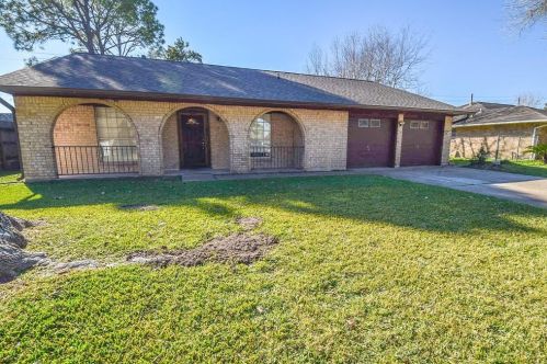 5310 Colmesneil St, Pearland, TX 77584-1243