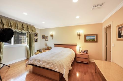 1360 Greenbriar Rd, Glendale CA  91207-1254 exterior