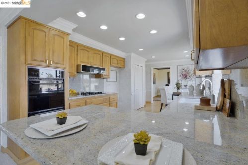 23 Kirkwood Ct, Concord CA  94521-1427 exterior