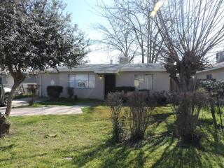 2111 Garvey Ave, Corcoran, CA 93212-1621