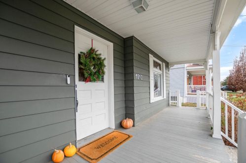 1912 Delaware Ave, Cincinnati OH  45212-3621 exterior