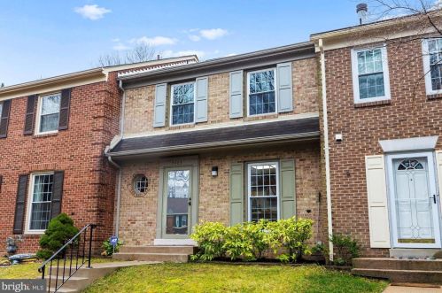 7403 Erska Woods Ct, Springfield, VA 22153-2013
