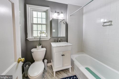 9227 Mintwood St, Silver Spring MD 20901-3523 exterior