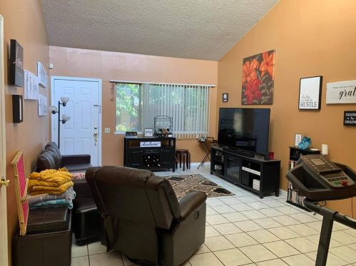 2217 Jason Way, Modesto, CA 95350-2523