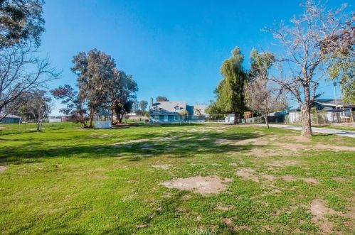 2044 Sunnysands Dr, Perris, CA 92570-6107