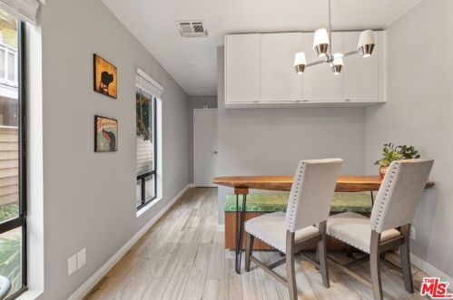 14514 Yukon Ave, Hawthorne, CA 90250-8559