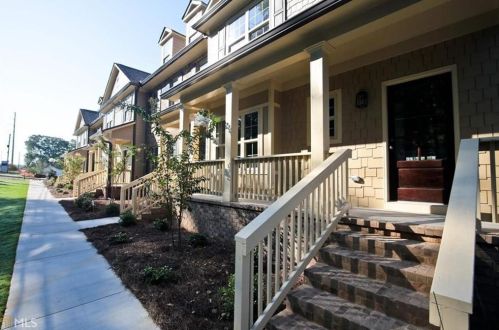 181 Jackson Pl, Lilburn, GA 30047-2816