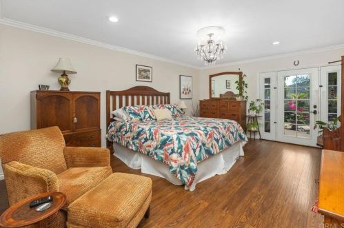 3433 Royal Rd, Vista CA  92084-6616 exterior