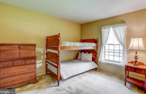 45 Valleybrook Dr, Lancaster PA  17601-4612 exterior