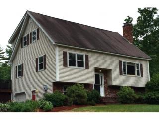 29 Yellowstone Dr, Londonderry, NH 03053-7446