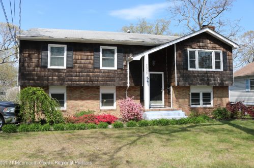 3003 Herbertsville Rd, Point Pleasant Beach, NJ 08742-2808