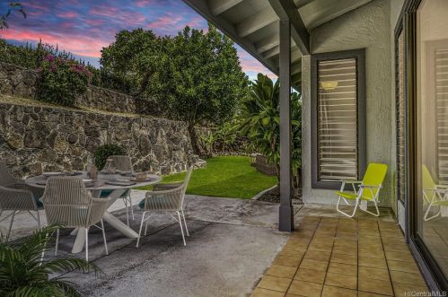 1161 Honokahua St, Honolulu, HI 96825-3016