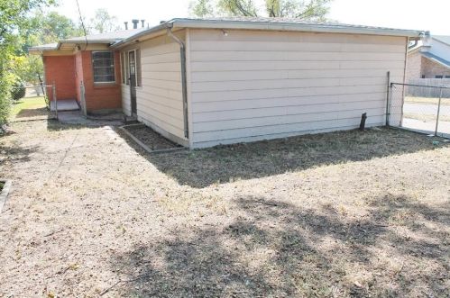 2651 12th St, Dallas TX  75211-2704 exterior